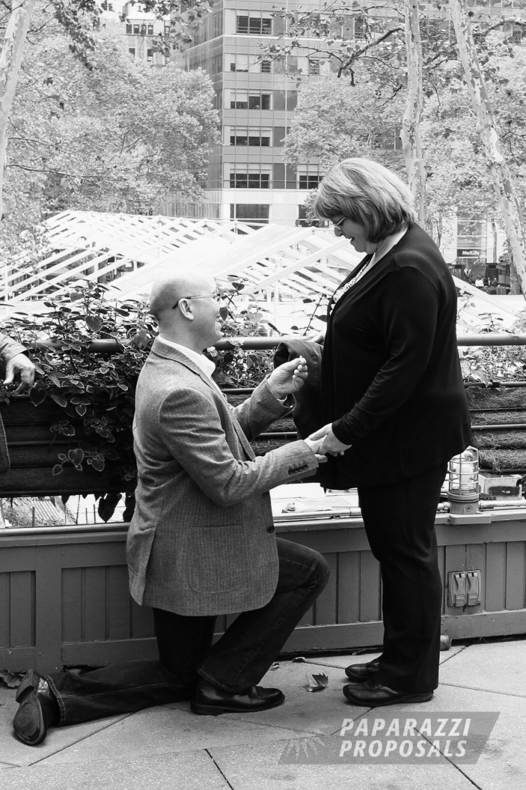 Photo NYC Bryant Park Marriage Proposal Pictures – Iain’s Perfect Proposal