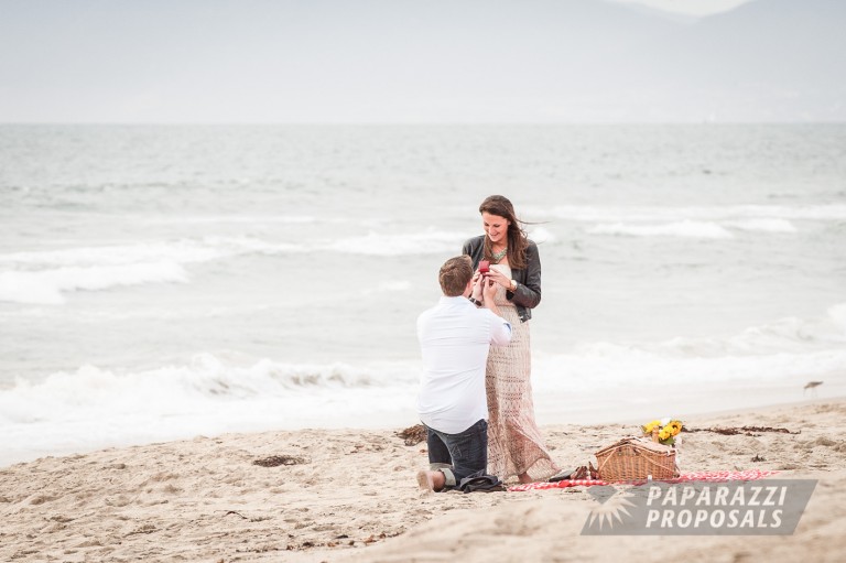 Photo Andrew and Chelsea’s romantic dusk beach proposal, California