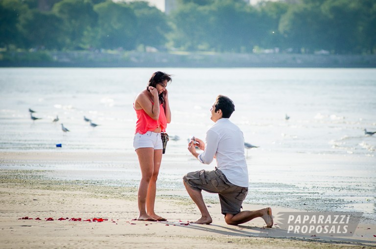 Photo David and Staphanie’s Montrose Beach surprise proposal, Chicago.