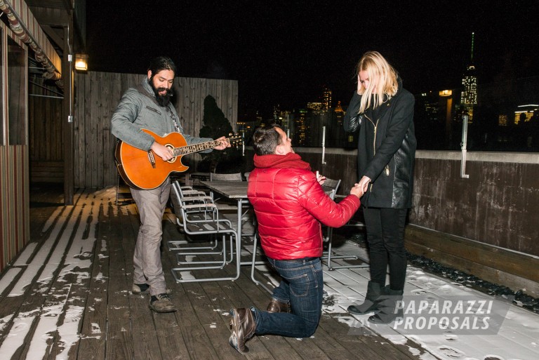 Photo Dawid’s romantic rooftop proposal, New York!