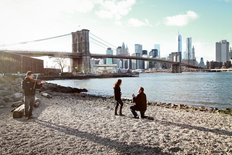 Photo Fernando and Tatiana’s Brooklyn park Paparazzi Proposal, New York.