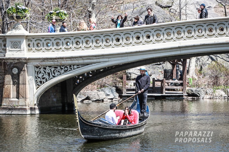 Photo Karmvir and Melinee’s spring gondola ride proposal, New York