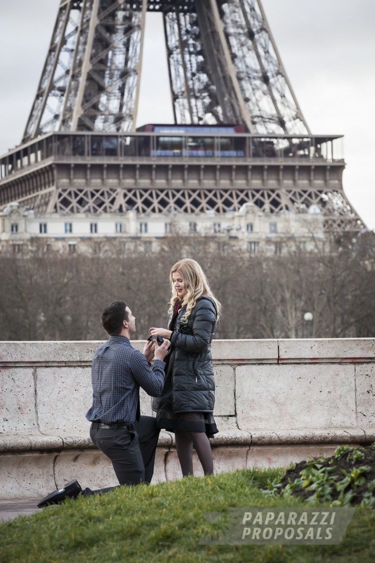 Photo Eric and Carly’s Proposal In Paris On Valentine’s Day Took Our Breath Away