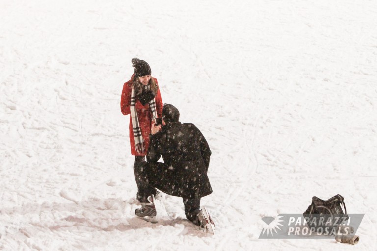 Photo Ryan and Jessica’s surprise ice rink proposal, New York