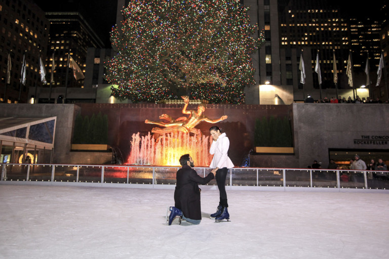 Photo New York Marriage Proposal Ideas: Rockefeller Ice Skating Proposal