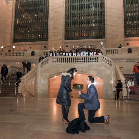 New York Proposal Photography | Neerav's Grand Central Proposal