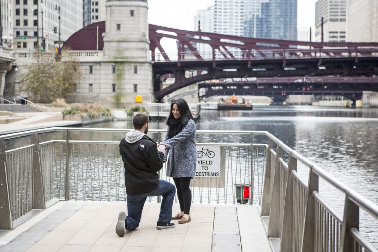 Photo Chicago Proposal Photography | James and Allie