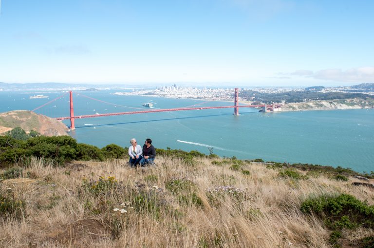 Photo Romantic Golden Gate Bridge Engagement Photography