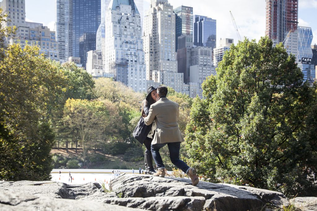 Photo Best Places to Propose in Central Park during the Fall and Winter