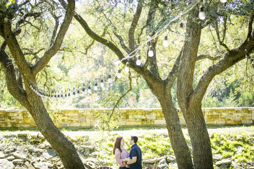 Photo San Antonio Engagement Photographer: Taylor and Jenna