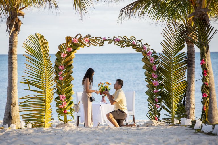 Photo Bahamas Travel Engagement Proposal: Jimmy and Uyen