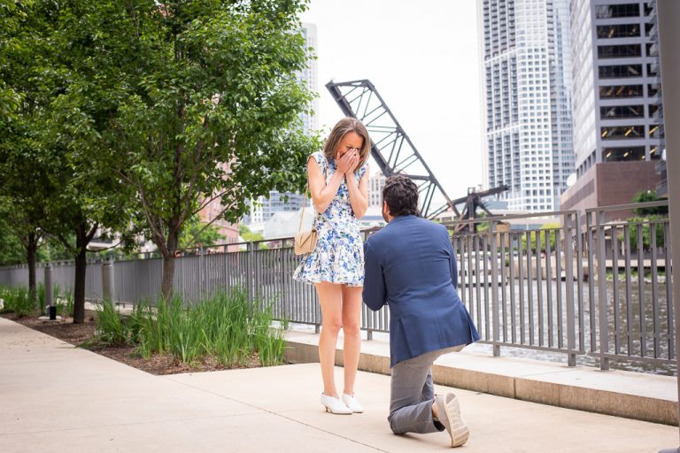 Photo Chicago Engagement Proposals: Seth and Jessica