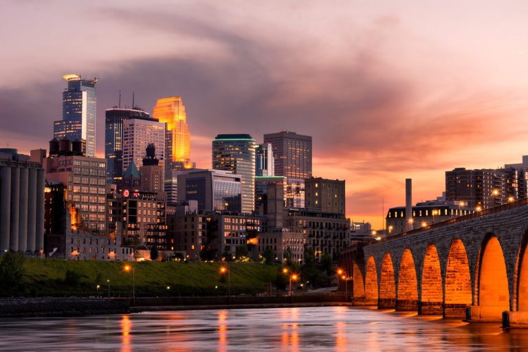 Photo Minneapolis: Crafting an unforgettable Autumn proposal.