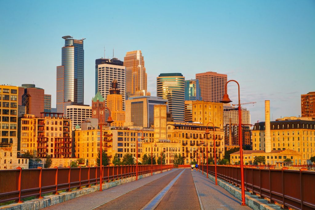 Photo Minneapolis: Crafting an unforgettable Autumn proposal.