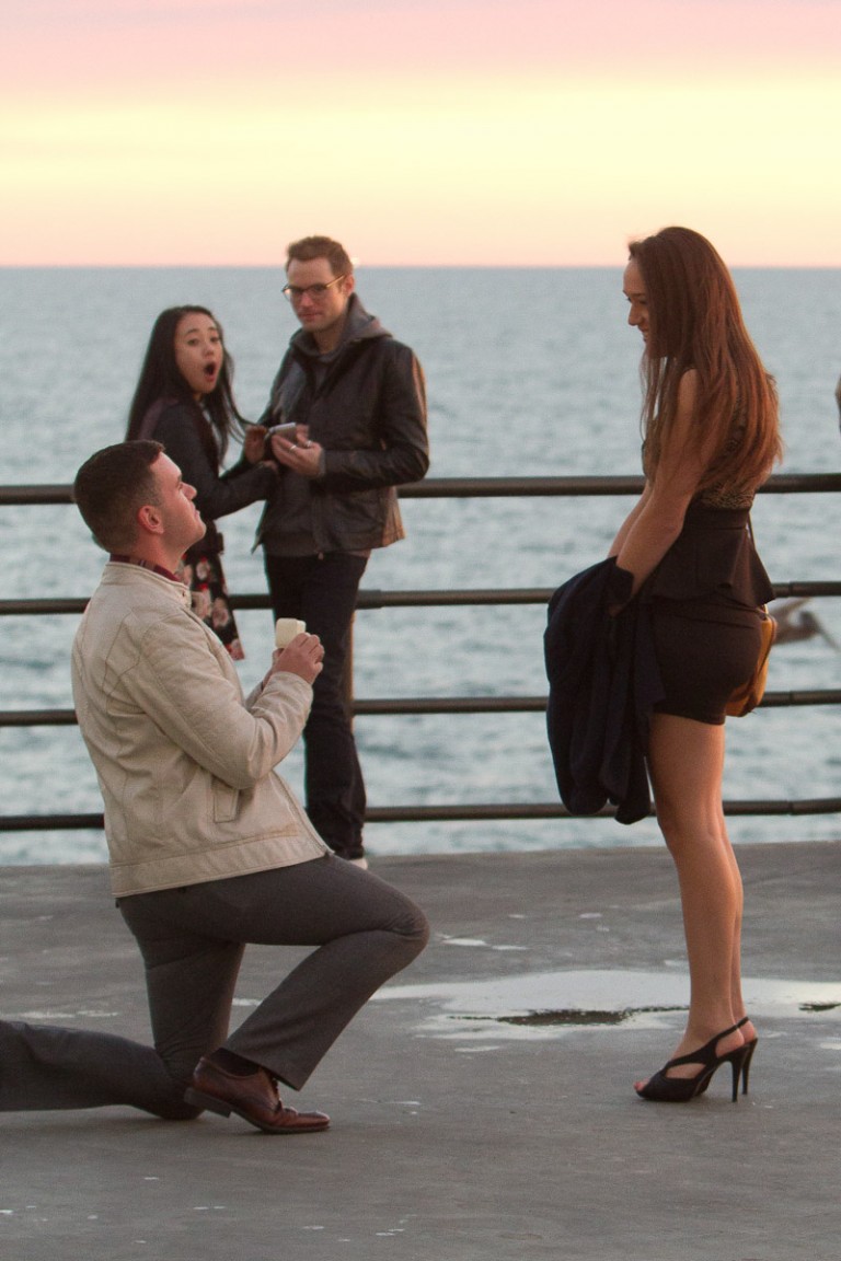 Photo Matt and Miranda’s Huntington Pier Paparazzi Proposal, CA.