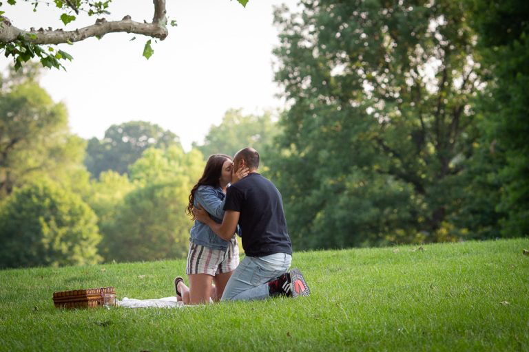 Photo Kansas City Proposal Photographer: Leandro and Kenzie